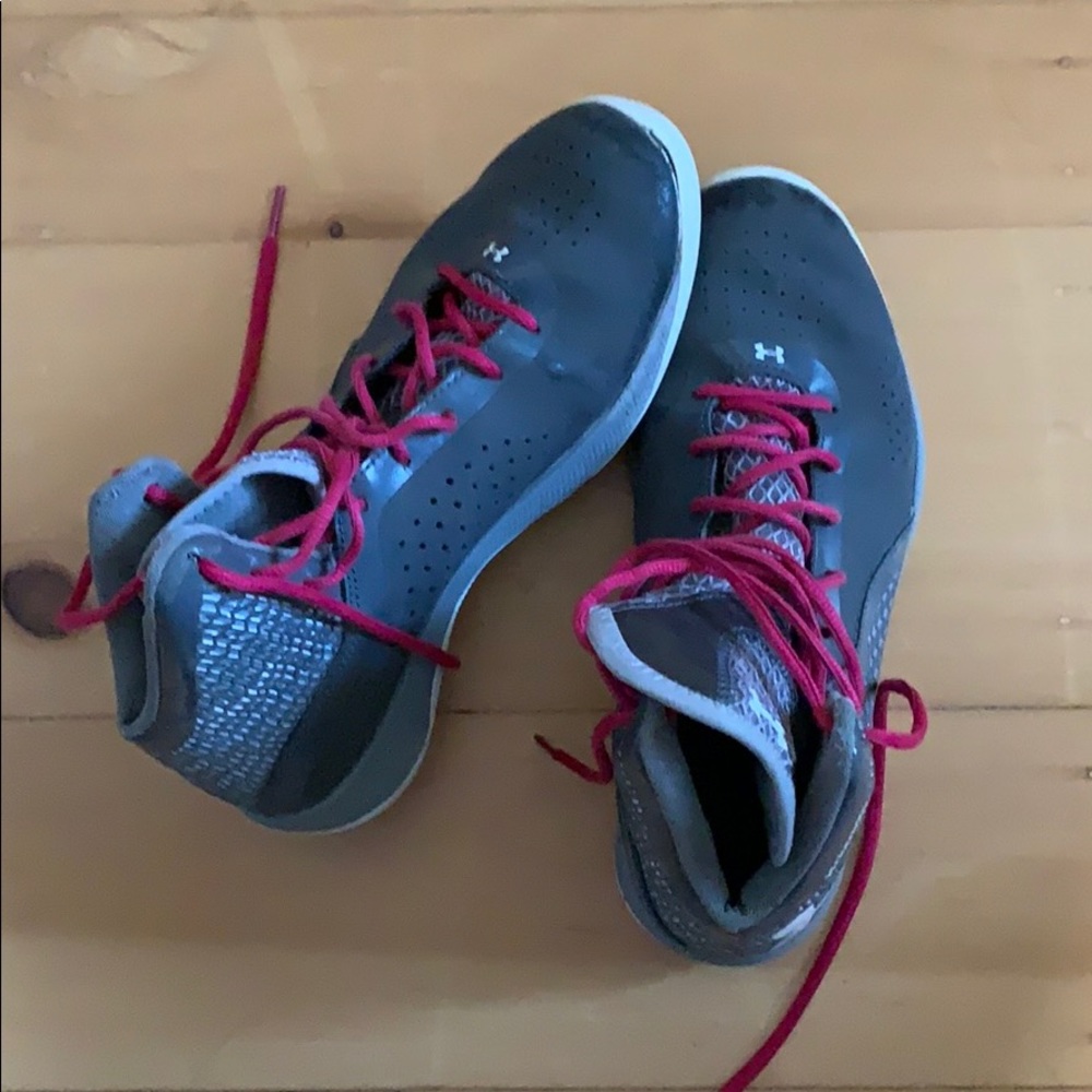 Basket-ball shoes